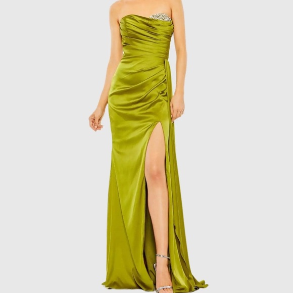 (009) ❤️ BNWT Mac Duggal Green Embellished Sweetheart Neckline Satin Gown #2211 - Picture 1 of 9